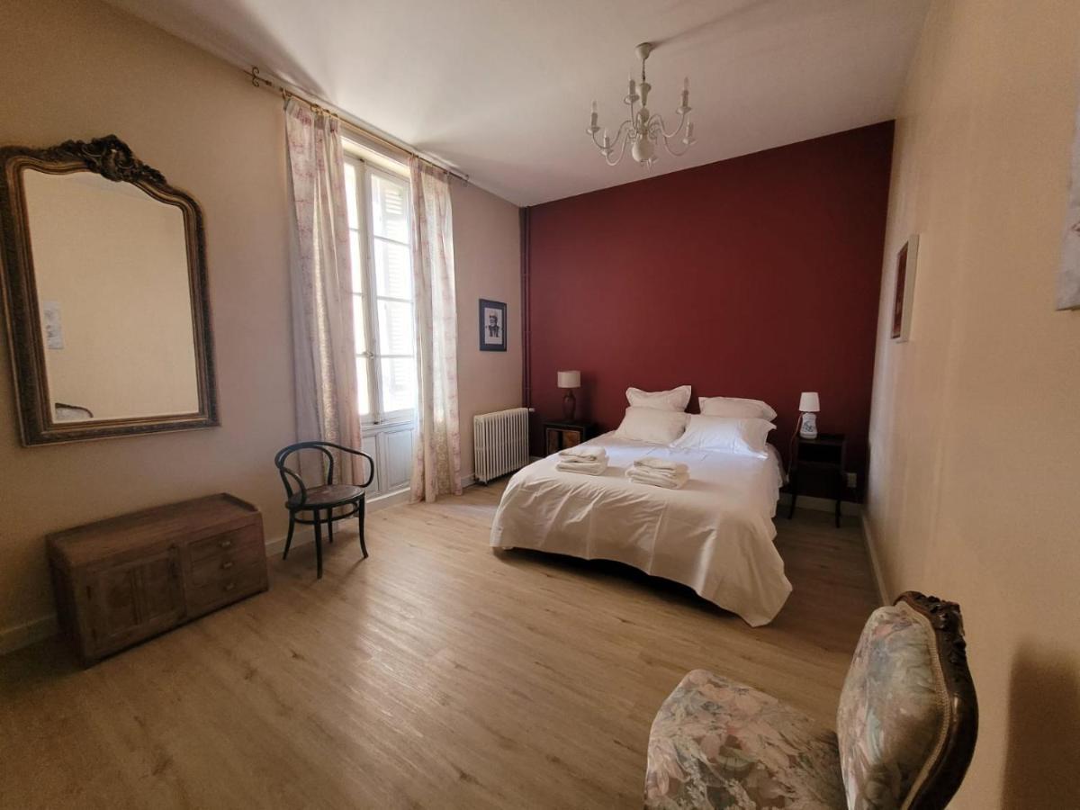 مبيت وإفطار Lachaise Domaine De Pladuc الغرفة الصورة